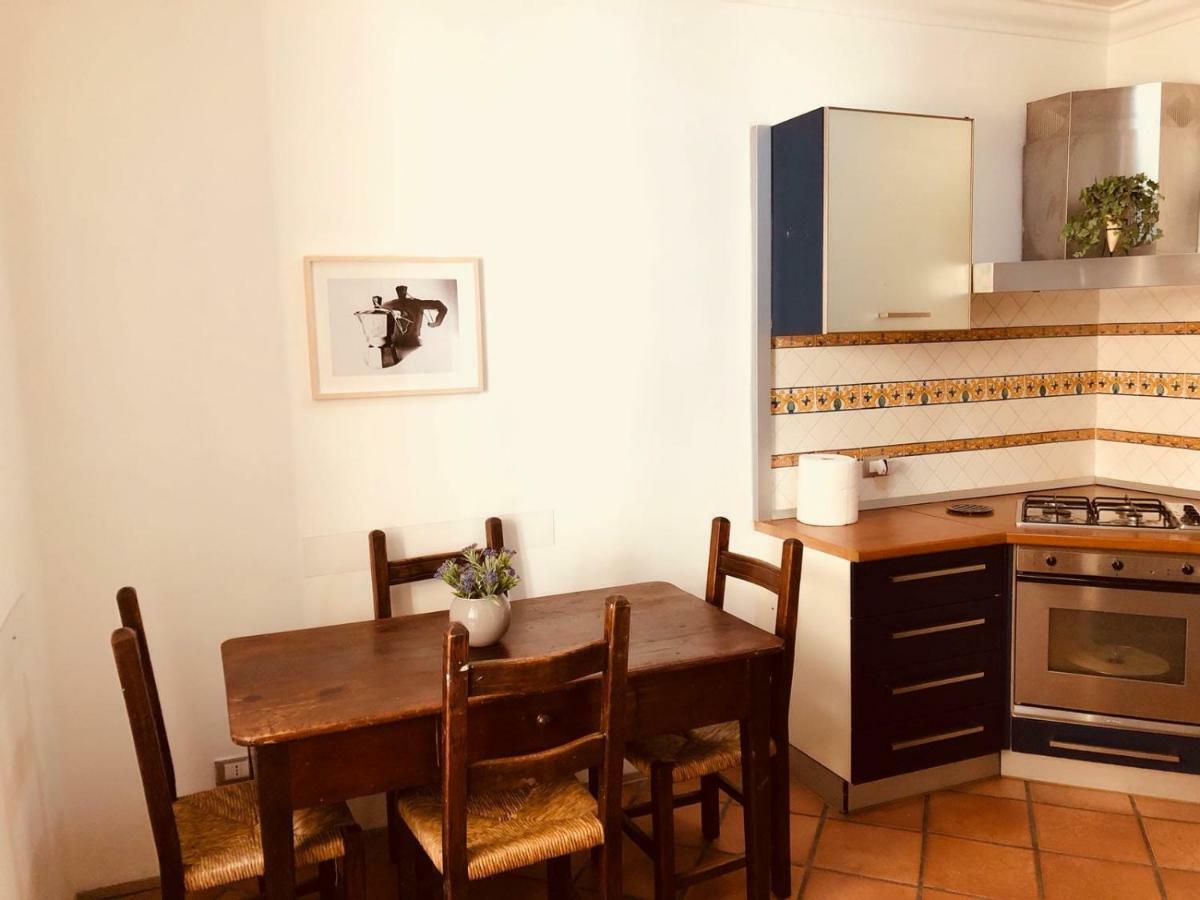 Rota House - Apartment In Santa Chiara, The Heart Of Naples נאפולי מראה חיצוני תמונה